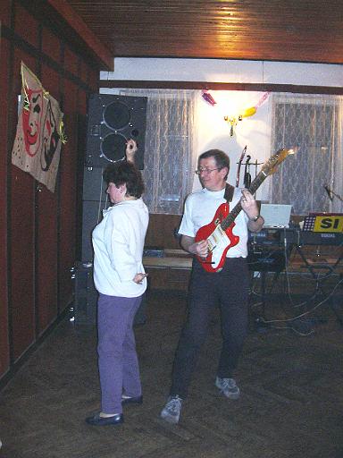 První maškarní medovinový bál